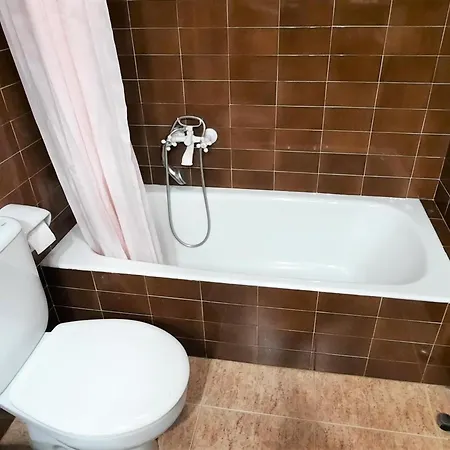Familiar Con Jardin Y Terraza Cerca De La Playa En - Es-170-55 * Llança