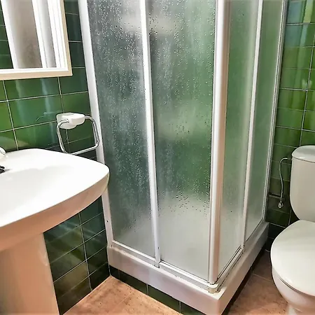Familiar Con Jardin Y Terraza Cerca De La Playa En - Es-170-55 * Llanca